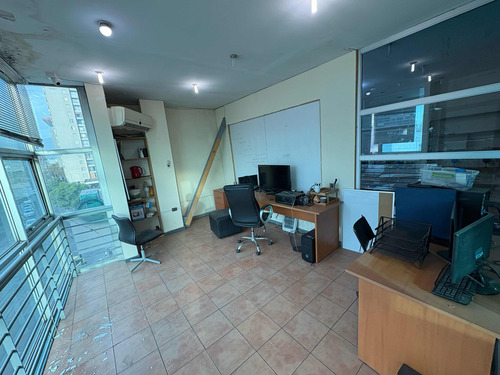 Arriendo Oficinas De 120 Mts2 Con 2 Baños !!