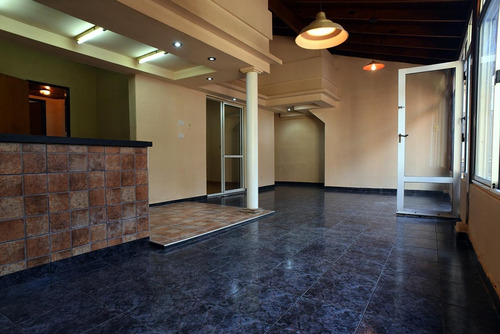 Imagen 26 de 30 de Casa 3 Ambientes Venta V Luzuriaga Parrilla Terraza Negocia