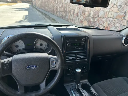 Ford Explorer 4.6 Xlt V8 3er Asiento Sync 4x2 Mt