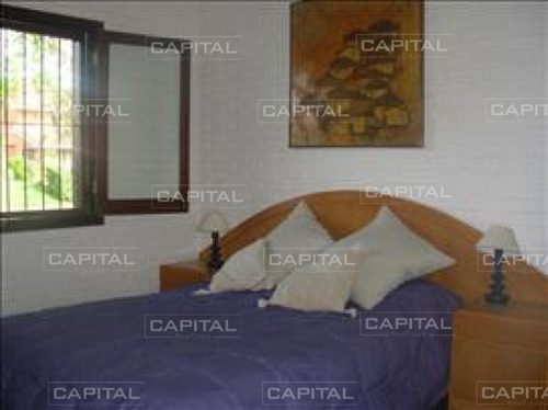 Casa De 4 Dormitorios En Playa Mansa - Ref: 24979