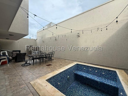 Aslibel Meléndez Vende Amplia Casa Al Este De Barquisimeto.