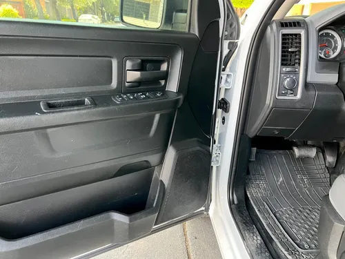 Dodge Ram 1500 5.7 Pickup Quad Cab Slt Aa 4x4 At