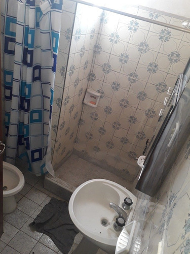 Imagen 6 de 16 de Ph De 2 Ambientes Amplios Con Jardín Y Patio Con Un Departamento De 2 Ambientes En Planta Alta. Parque Luro