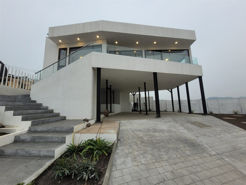 Casa En Venta De 3 Dorm. En Quintero