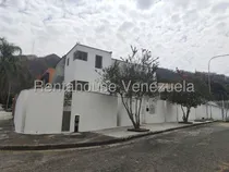 Comprar ¡bienvenidos A Su Nuevo Hogar En Piedras Pintadas! Esta Espectacular Casa En Esquina Está Ubicada En Calle Cerrada Con Vigilancia, Ideal Para Disfrutar De La Tranquilidad Y Seguridad Que Su Familia 