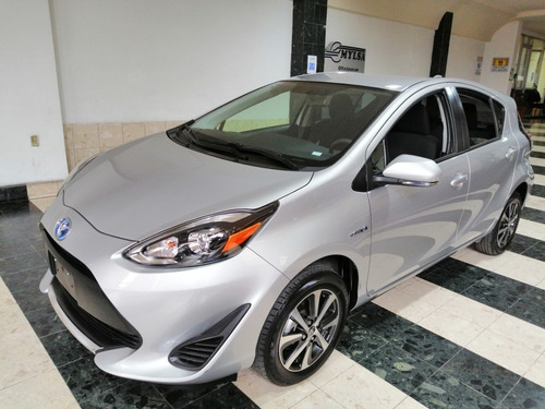 Imagen 1 de 14 de Toyota Prius C Hybrid 2020