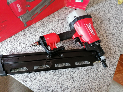 Milwaukee Clavadora Neumática Para Framing 7200-20 Seminueva