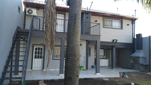 Venta Casa + Depto. Merlo Apto Credito. Calle Mitre Al 2000