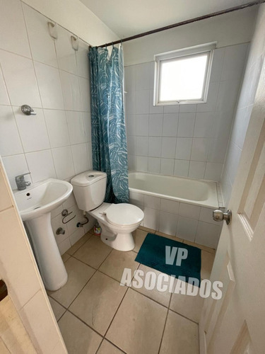 Prop Adjudica En Remate Casa De 3 Pisos Con 3 Dorm Y 3 Baños