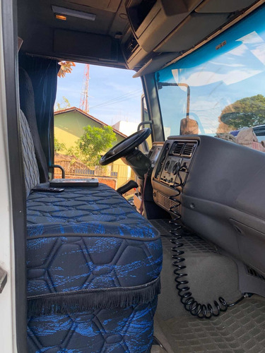 Imagem 14 de 15 de Volvo Vm 260