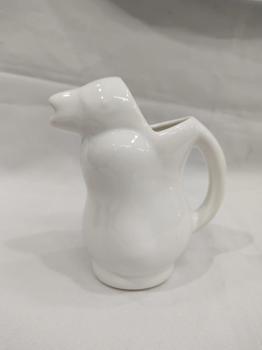 Imagen 1 de 4 de Jarra Vino De Cerámica: Forma De Pinguino 1/4 Litro Blanco