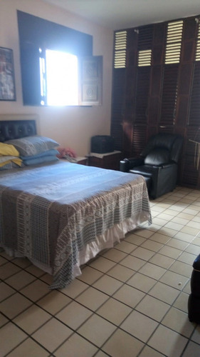 Imagem 8 de 13 de Casa Para Venda - 010032
