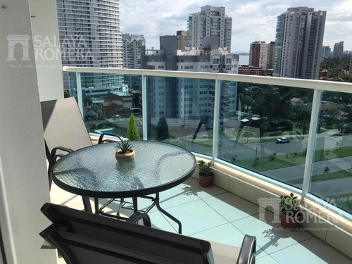 Imagen 2 de 14 de Apartamento En Venta 2 Dormitorios 3 Baños Con Parrillero Propio En Punta Del Este