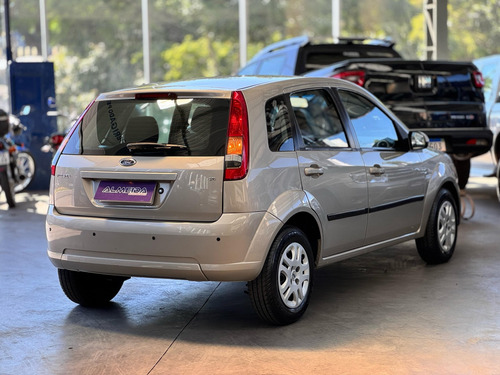 Ford Fiesta 1.6 MPI CLASS HATCH 8V FLEX 4P MANUAL