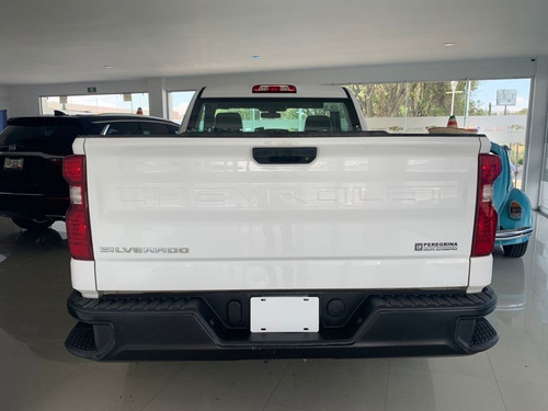 Imagen 6 de 11 de Chevrolet Silverado 4*4 2020