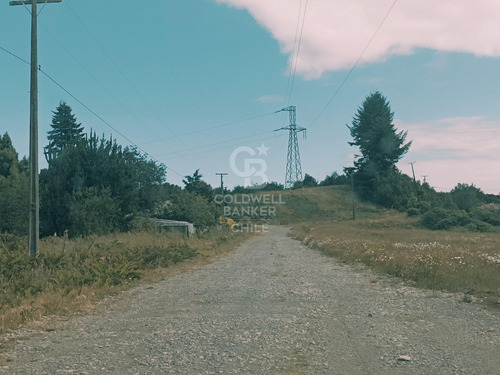 A Orilla De Carretera, Área Turística, Industrial.