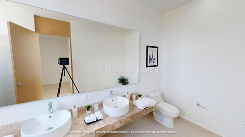 Imagen 19 de 30 de Casa En Venta De 3 Recámaras, 3 Niveles En Paraíso, Residencial Playa Del Carmen, Playa Del Carmen.
