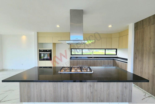 Casa En Venta En Balvanera Con Recamara En Planta Baja Y Estudio