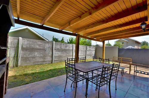 Imagen 4 de 13 de Casa En Condominio Con Portón En Estancia Liray