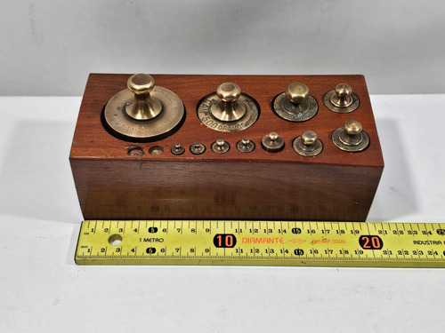 Antiguo Pesero De Madera Pesas En Bronce Cam (Usado)