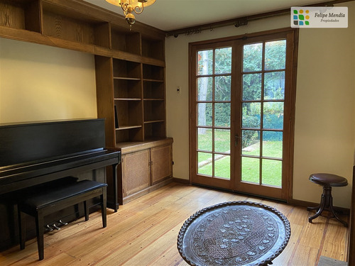 Casa En Arriendo De 6 Dorm. En Las Condes
