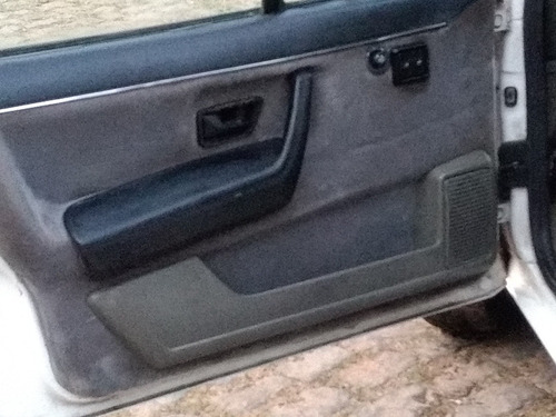 Imagem 3 de 8 de Volkswagen Santana 14000,00
