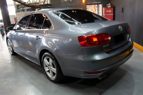 Volkswagen Vento 2.5 Luxury 170cv Tiptronic