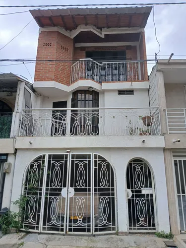 Casa Poblado Campestre Unifamiliar De 3 Pisos