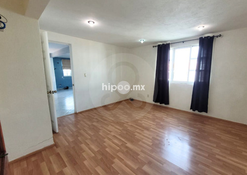 Casa En Renta En Cacalomacan Centro