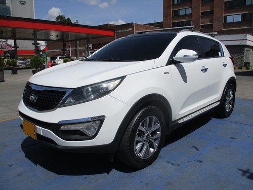 Kia Sportage REVOLUTION DINAMAX EX 4X4 2400CC AT AA