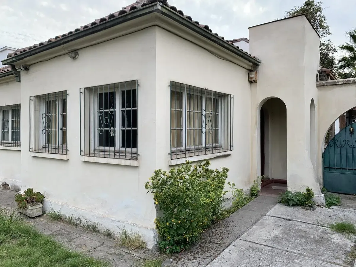 Imagen 2 de 21 de Oportunidad! Gran Casa Ñuñoa, Para Renovarla A Tu Gusto
