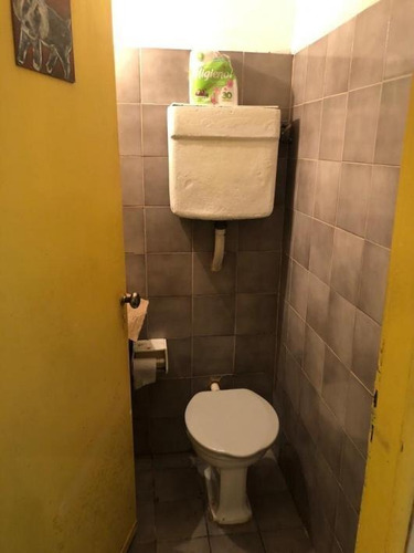 Venta Local Comercial, Centro. 2 Habitaciones, 1 Baño. Estar