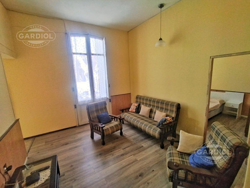 Venta De Casa 3 Dormitorios Con Garaje - Reducto