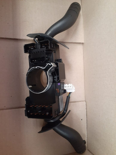 Comando Llave De Luces Y Limpiparab Volkswagen Voyage (Usado)