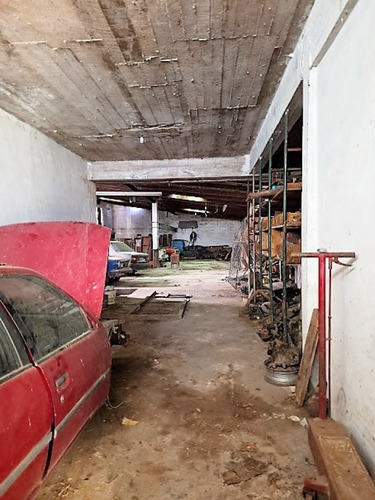 Galpon Mas Casa En Planta Alta