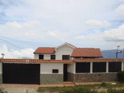 Casa En Venta El Junko Country Club - Inf. Ma. Fda. Varela