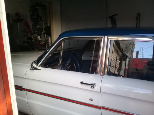 Vendo O Permuto, Ford Blanco Con Techo Azul