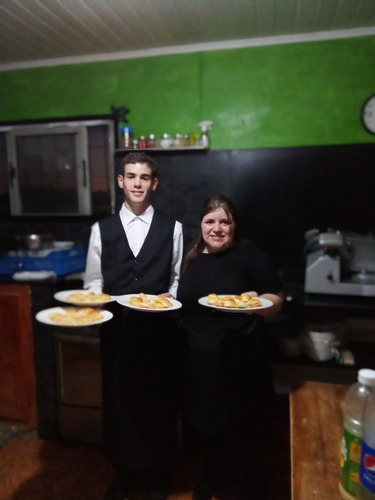 Imagen 1 de 5 de Mozos Panda Núñez & Bebidas Panda & Parque Kalhen Eventos