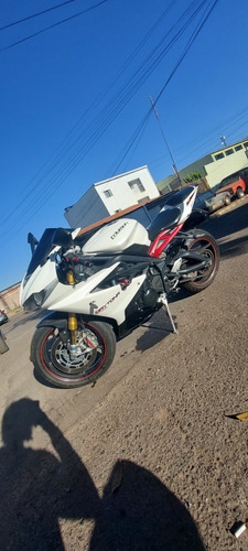 Imagem 3 de 5 de Triumph Daytona