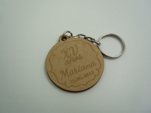 Imagen 2 de 5 de Llaveros De Madera Xv Años Regalo 20 Pzs Grabado Láser