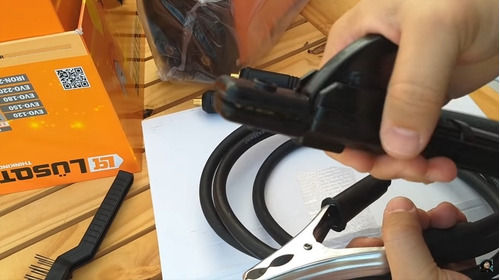 Soldadora Inverter Lusqtoff Iron 250 + Escuadras + Mascara