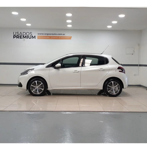 Peugeot 208 1.6 Feline