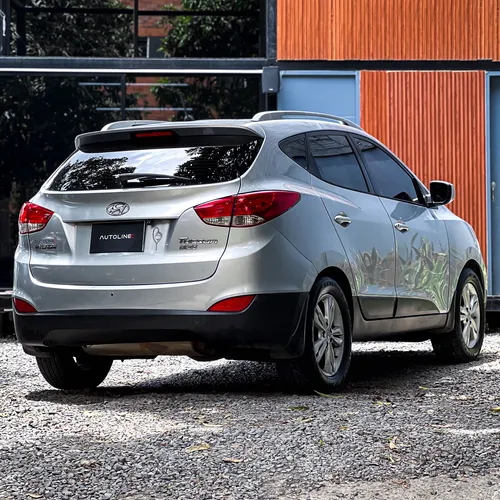 Hyundai TUCSON IX-35 GL 2.0