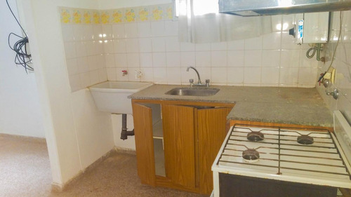 Imagen 5 de 8 de 119 E/ 35 Y 36 La Plata - Departamento 2 Dormitorios En Venta