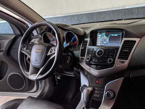 Imagem 9 de 12 de Chevrolet Cruze Lt Hb