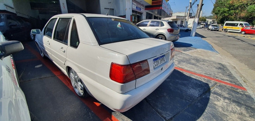 Volkswagen Santana 2002 1.8 4p Gasolina