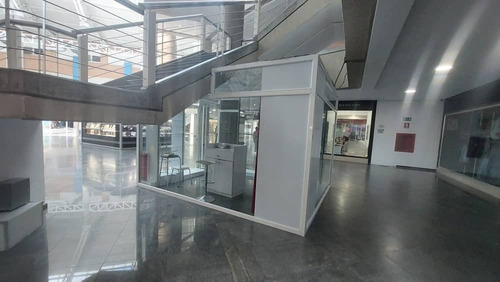 Imagen 3 de 5 de En Alquiler Local Comercial C.c Cristal