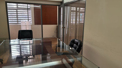 Edificio Con Uso De Suelo Para Oficinas