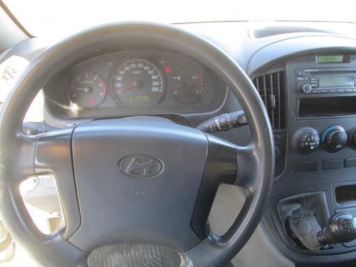 Hyundai H-1