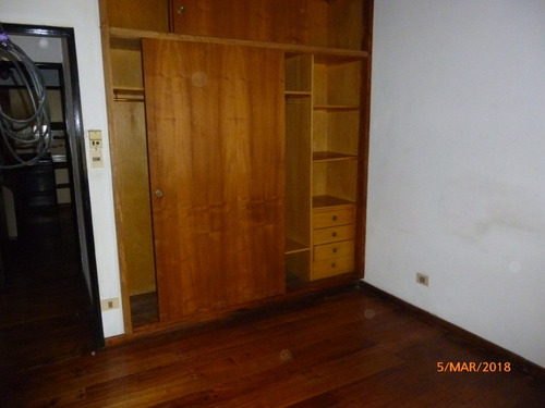 Imagen 2 de 21 de Chalet En Dos Plantas, Hurlingham